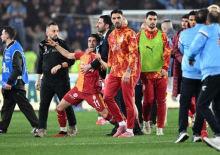 G&uuml;nay G&uuml;ven&ccedil; ma&ccedil; sonu ateş p&uuml;sk&uuml;rd&uuml;: 'Herkes bir yere yazsın'