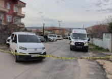 İki oğlunun bı&ccedil;ak ve nacakla saldırdığı baba &ouml;ld&uuml;!