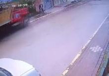Freni patlayan kamyon yaşlı adamı ezdi ge&ccedil;ti