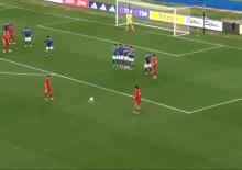 Milli yıldızdan kaleciyi &ccedil;aresiz bırakan gol!