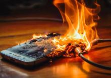 Telefonunuz alev alabilir: Acilen yapın! Yangın &ccedil;ıkarıyor