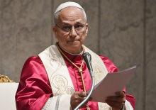 Papa'dan &ccedil;ok sert savaş &ccedil;ıkışı! 'Manip&uuml;le edenlere yazıklar olsun'