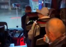 Otob&uuml;ste ilgin&ccedil; anons: &ldquo;Dişi d&uuml;şen var mı?&rdquo;