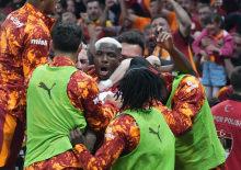 Galatasaray'da 4 futbolcu bir ilki yaşadı!