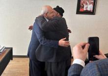 Kılı&ccedil;daroğlu'na s&uuml;rpriz ziyaret! 'Utan&ccedil; duyuyorum' diyerek &ouml;z&uuml;r diledi