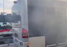 Şişli'de metrob&uuml;ste yangın: Ekipler m&uuml;dahale etti!