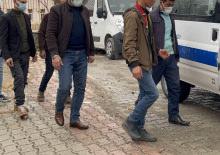 Bayburt'ta 5 d&uuml;zensiz g&ouml;&ccedil;men yakalandı