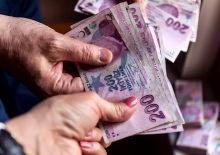 Emeklilerin ikramiye ve aylık &ouml;demeleri hesaplara aktarılıyor