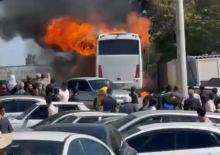  Şanlıurfa'da tur otob&uuml;s&uuml; alev aldı