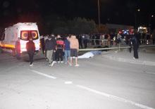&Ccedil;&ouml;p kamyonuyla &ccedil;arpışan motosikletteki 2 gen&ccedil; hayatını kaybetti