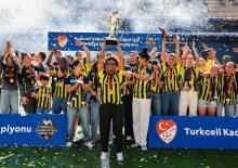 Fenerbah&ccedil;e şampiyonluk kupasını aldı