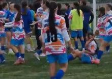 Kadın futbol takımı oyuncuları sahada birbirine girdi: 5 kırmızı kart