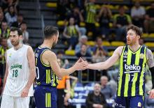 Anadolu Efes ve Fenerbah&ccedil;e yarı final bileti i&ccedil;in parkeye &ccedil;ıkacaklar!