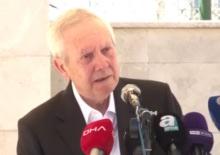 Aziz Yıldırım dostunun cenazesinde g&ouml;zyaşlarını tutamadı