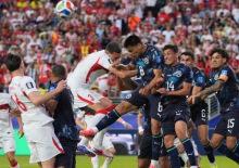 Kaleci zamana oynadı! FIFA kuralları T&uuml;rkiye ma&ccedil;ında devreye girdi