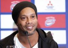 Ronaldinho 46 yaşında futbola geri d&ouml;nd&uuml;!