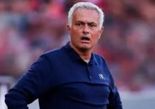 Mourinho'ya sağ bek hediyesi! 4 yıllık imza attı