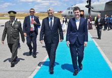 Bakan Bolat, Romanya Cumhurbaşkanı Nicuşor Dan'ı karşıladı
