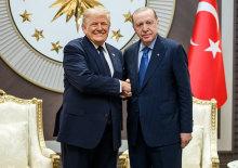 Beyaz Saray, Trump ve Erdoğan'ın tokalaştığı fotoğrafı paylaştı