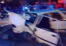 Kırmızı ışıkta bekleyen otomobile bir başka otomobil &ccedil;arptı: 1 &ouml;l&uuml;, 3 yaralı