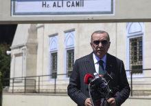 Erdoğan cuma namazını Hz. Ali Camisi'nde kıldı