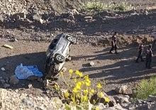 Otomobil dere yatağına devrildi: 3 kişi hayatını kaybetti