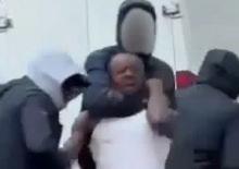 &Uuml;nl&uuml; futbolcu sokak ortasında silahla gasp edildi