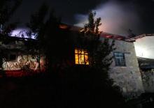 Gece &ccedil;ıkan yangında 3 ev hasar g&ouml;rd&uuml;