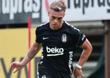 Beşiktaş'ın yeni yıldızı ilk antrenmanına &ccedil;ıktı