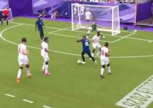Kendi sahasından başladı, rakip kalede bitirdi! G&ouml;rme engelli futbolcudan harika gol