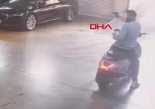 Belediye başkanının aracına  yapılan silahlı saldırının g&ouml;r&uuml;nt&uuml;leri ortaya &ccedil;ıktı