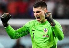 Fenerbah&ccedil;e'den Barcelona'ya transfer! İmza atmak i&ccedil;in İspanya'da