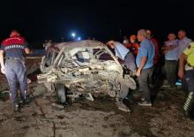 iki otomobilin kafa kafaya &ccedil;arpıştı: 1 &ouml;l&uuml;, 1 yaralı