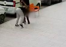 Polisten ka&ccedil;an ş&uuml;pheliyi vatandaş yakaladı, o anlar kamerada
