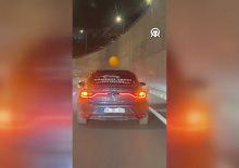 Karab&uuml;k bu ara&ccedil; i&ccedil;in seferber oldu!Camdaki yazı okuyanları duygulandırdı