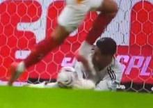 Rams Park'ta VAR devrede! Gol iptal edildi