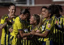 Fenerbah&ccedil;e derbide Beşiktaş'ı 3 farkla ge&ccedil;ti