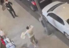 'Dur' ihtarına uymadı, polise bı&ccedil;akla saldırdı: Sokak ortasında film gibi operasyon