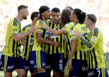 Fenerbah&ccedil;e 4 b&uuml;y&uuml;kler arasında zirvede!