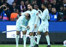 Mbappe'nin sevinci yarım kaldı! Gol&uuml; atıp oyundan &ccedil;ıktı