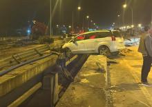 Tır ile otomobiller &ccedil;arpıştı: &Ouml;l&uuml; ve &ccedil;ok sayıda yaralı var