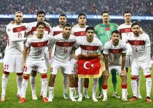 4-1'lik ma&ccedil;ta trib&uuml;nler sadece bir ismi alkışladı