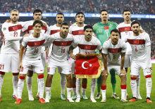 4-1'lik ma&ccedil;ta trib&uuml;nler sadece bir ismi alkışladı