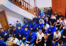 Kritik ma&ccedil; &ouml;ncesi t&uuml;m milli takım cuma namazına gitti