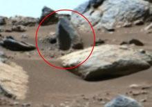 Bilim d&uuml;nyasını ikiye b&ouml;len fotoğraf: Mars'taki antik yazılar neyi işaret ediyor?