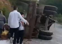 Trakt&ouml;r r&ouml;morku devrildi: 11 yaralı