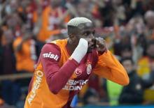 Galatasaray Osimhen'in &ouml;zel formasını tek başına satışa &ccedil;ıkardı!