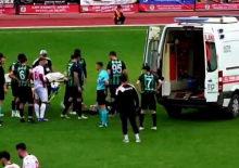 Yeşil sahada korku dolu anlar! Kalp krizi ge&ccedil;iren futbolcu hastaneye kaldırıldı