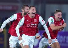 4. lig ekibi Fleetwood Town Arsenal'i kupada eledi!